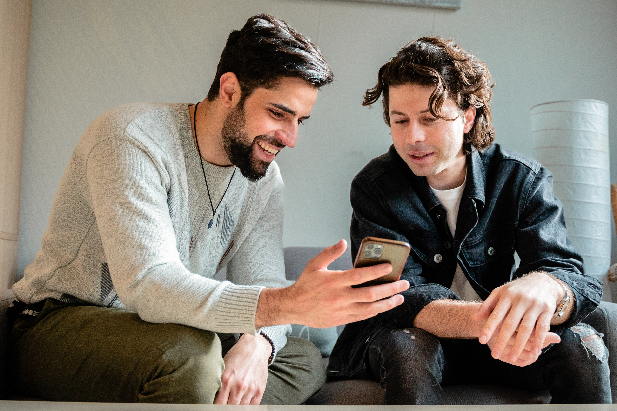 RefugeeHelp - publiceren ovv fotograaf Youssef Amakran